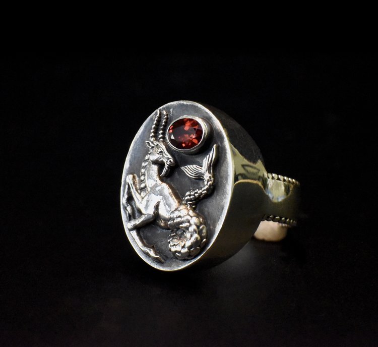 Capricorn Ring with Garnet Gemstone